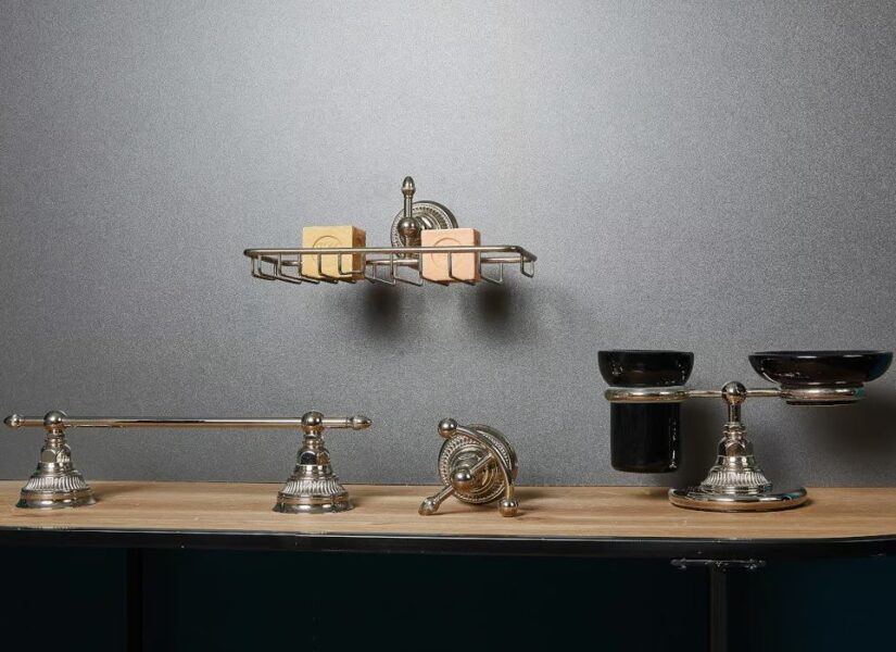 Klasikiniai vonios aksesuarai